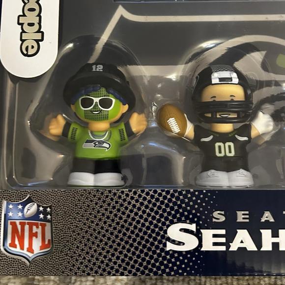 Fisher-Price Little People NFL Seattle Seahawks Collector Set (NEW) - Picture 2 of 4